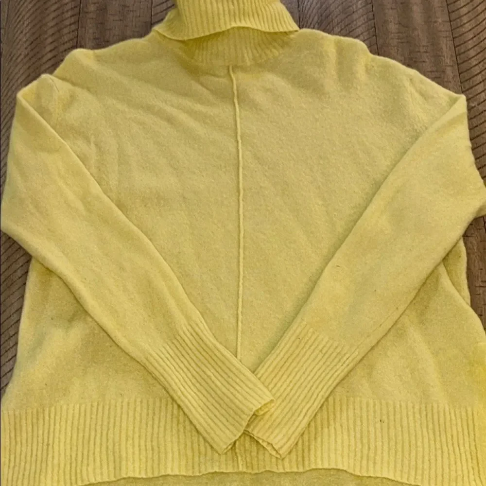 Athleta Yoga 🧘 Soft 🐢 Turtleneck Sweater Hi Low Polish!